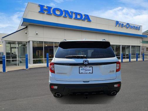 Platinum White Pearl 2021 Honda Passport AWD Elite