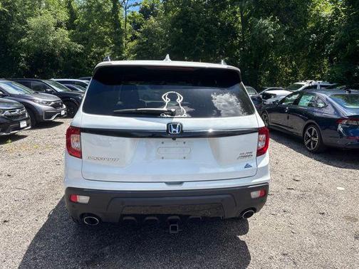 Platinum White Pearl 2021 Honda Passport AWD Elite