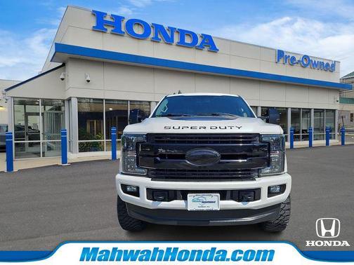 White Platinum Metallic Tri-Coat 2019 Ford F-250 Lariat