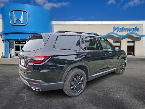 2025 Honda Pilot Touring 8-Passenger