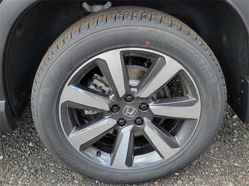 2025 Honda Pilot Touring 8-Passenger