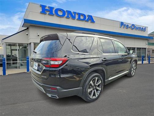 2025 Honda Pilot Touring 8-Passenger