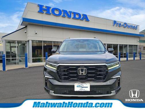 2025 Honda Pilot Touring 8-Passenger