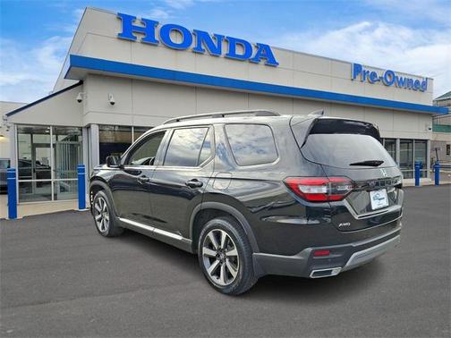 2025 Honda Pilot Touring 8-Passenger