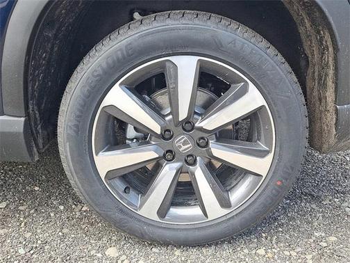 2025 Honda Pilot Touring 8-Passenger