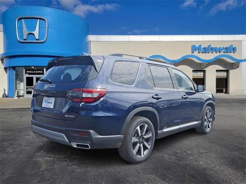 2025 Honda Pilot Touring 8-Passenger