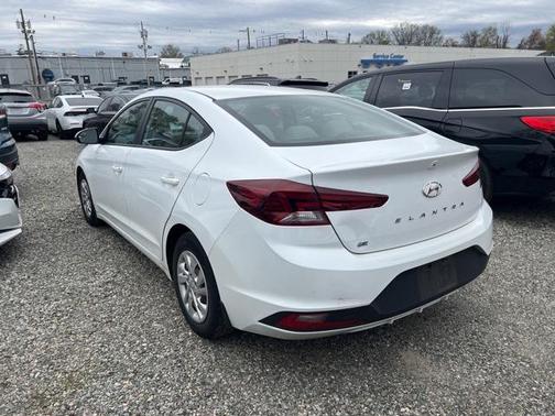 2020 Hyundai ELANTRA SE