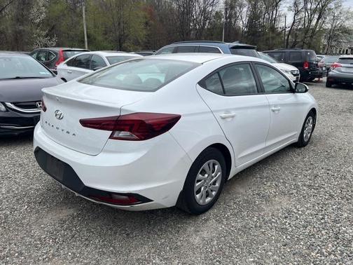 2020 Hyundai ELANTRA SE