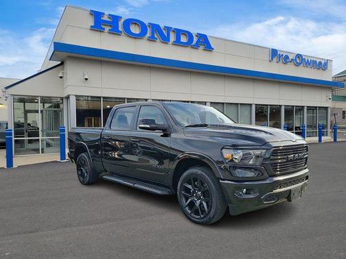 Diamond Black Crystal Pearlcoat 2022 RAM 1500 Laramie