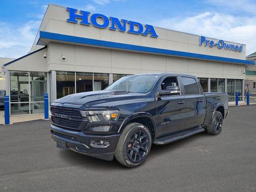 Diamond Black Crystal Pearlcoat 2022 RAM 1500 Laramie