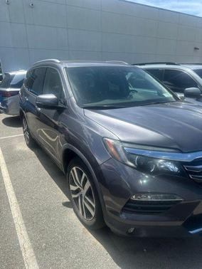 Modern Steel Metallic 2017 Honda Pilot Elite