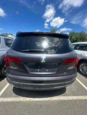 Modern Steel Metallic 2017 Honda Pilot Elite
