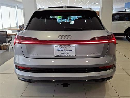 2022 Audi e-tron Premium