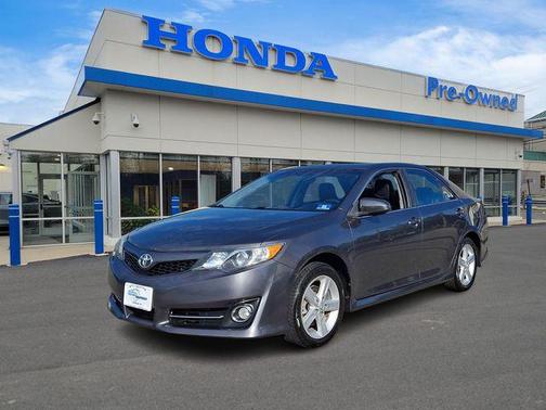Magnetic Gray Metallic 2014 Toyota Camry SE