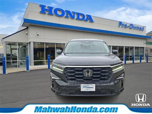 2023 Honda Pilot AWD LX