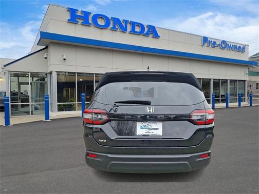 2023 Honda Pilot AWD LX