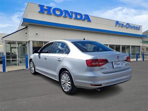 2015 Volkswagen Jetta Auto SE w/Connectivity/Navigation