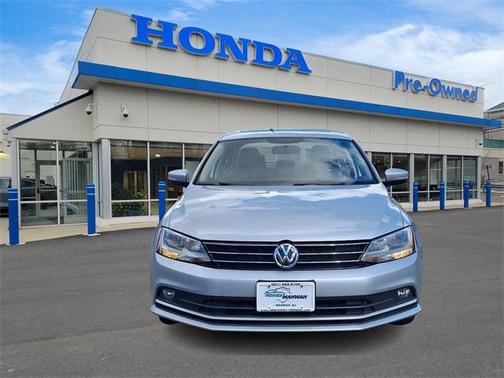2015 Volkswagen Jetta Auto SE w/Connectivity/Navigation