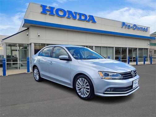 2015 Volkswagen Jetta Auto SE w/Connectivity/Navigation