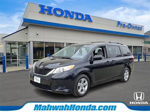 2017 Toyota Sienna LE