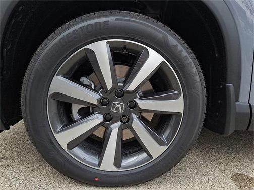 2025 Honda Pilot Touring 8-Passenger