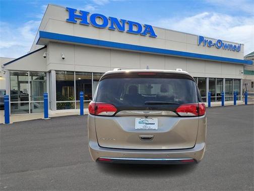 2018 Chrysler Pacifica Touring-L Plus