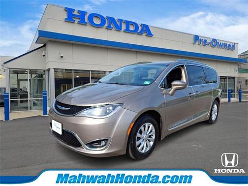 2018 Chrysler Pacifica Touring-L Plus
