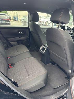 Crystal Black Pearl 2023 Honda HR-V AWD Sport