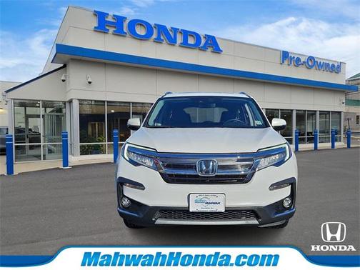 2022 Honda Pilot Touring 8-Passenger