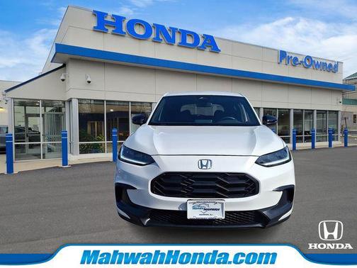 Platinum White Pearl 2024 Honda HR-V AWD Sport