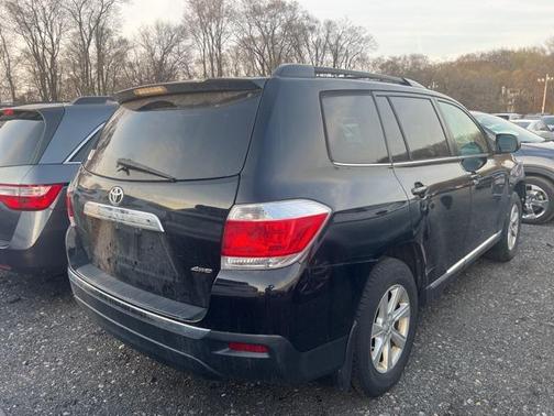 2011 Toyota Highlander SE