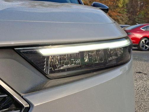 Platinum White 2025 Honda Accord SE