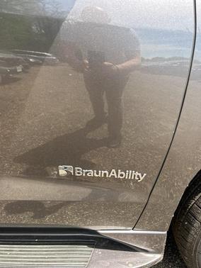 2022 Toyota Sienna LE