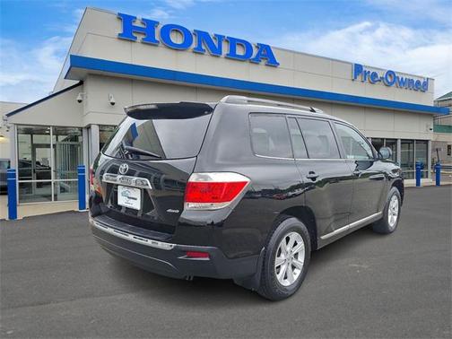 2011 Toyota Highlander SE