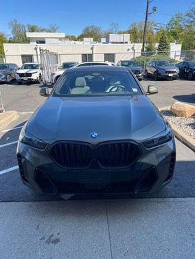 Manhattan Green Metallic 2024 BMW X6 xDrive40i