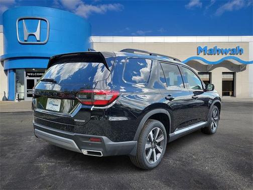 2025 Honda Pilot Touring 8-Passenger