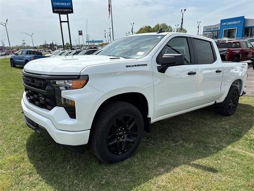 2025 Chevrolet Silverado 1500 Custom