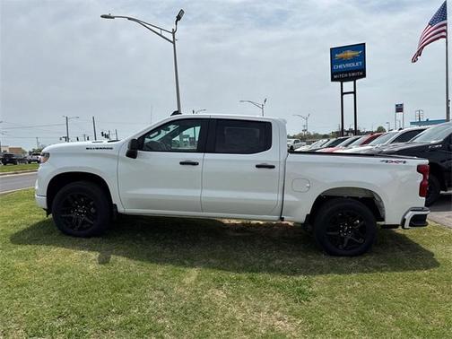 2025 Chevrolet Silverado 1500 Custom