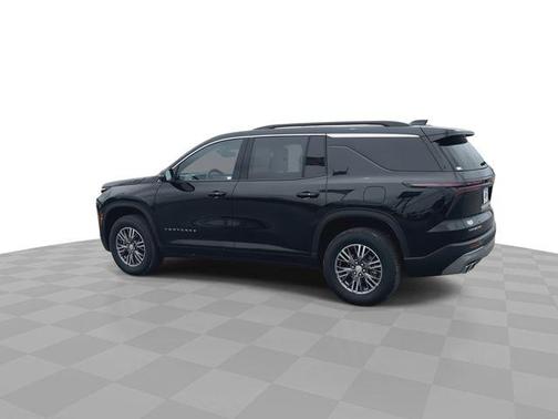 Mosaic Black Metallic 2025 Chevrolet Traverse LT