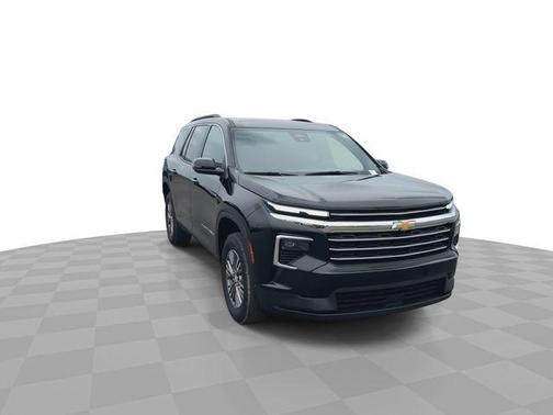Mosaic Black Metallic 2025 Chevrolet Traverse LT