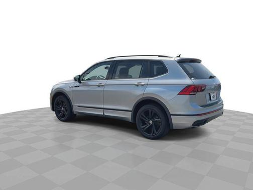 Pyrite Silver Metallic 2024 Volkswagen Tiguan 2.0T SE R-Line Black