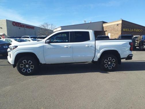 2024 Chevrolet Colorado LT