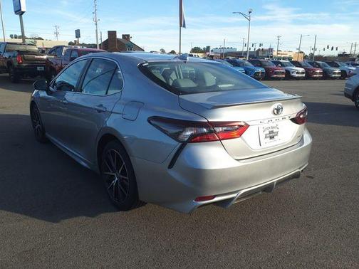 2024 Toyota Camry SE