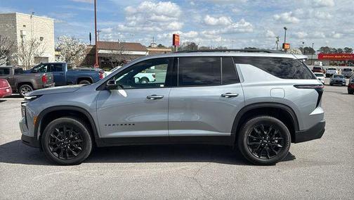 2024 Chevrolet Traverse LT