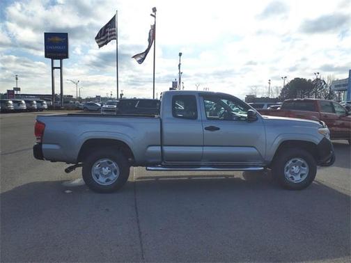 2017 Toyota Tacoma SR
