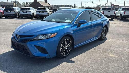 2020 Toyota Camry SE