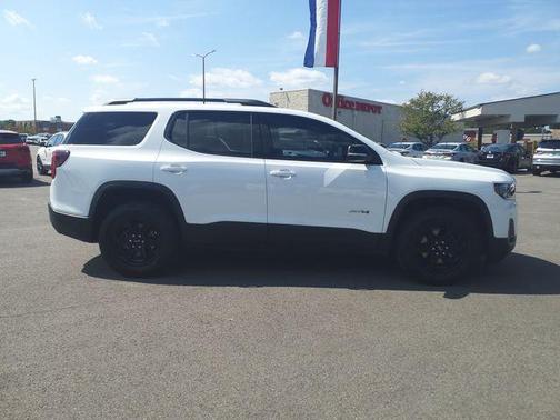 2023 GMC Acadia AT4
