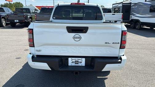 2024 Nissan Frontier SL