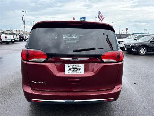 2020 Chrysler Pacifica Touring-L