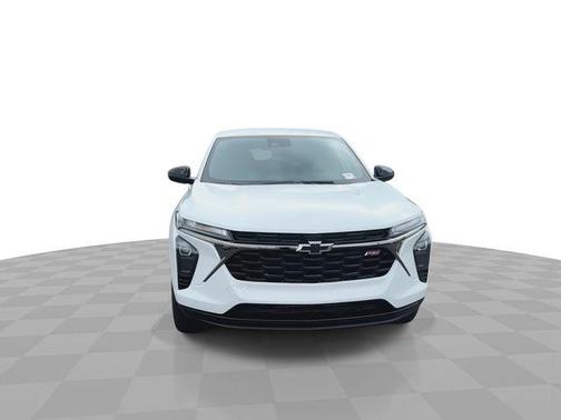 Summit White 2026 Chevrolet Trax 1RS